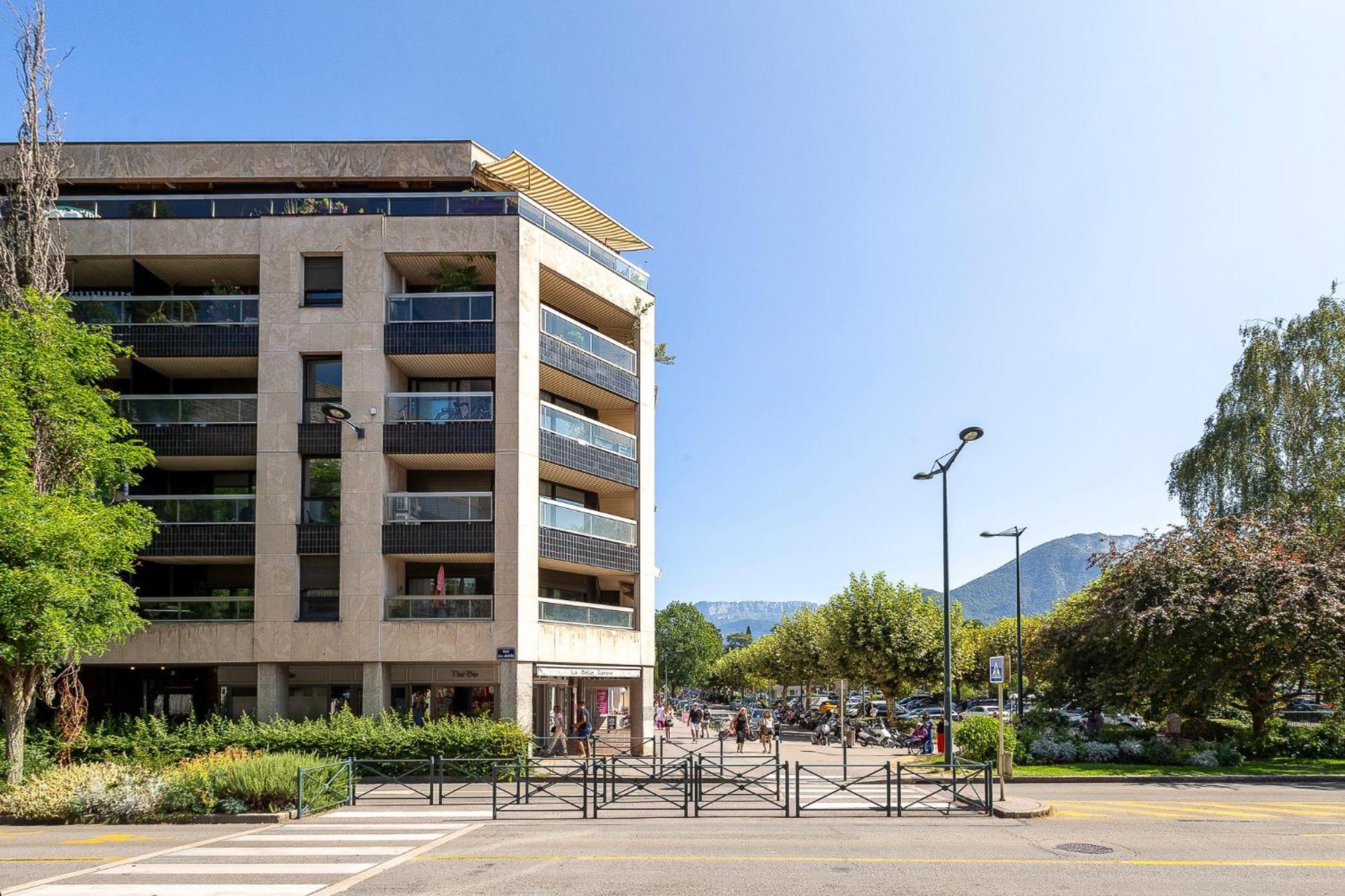 Appartement Moderne Au Coeur D'Annecy - A Deux Pas Du Lac Et De La Vieille Ville Bagian luar foto